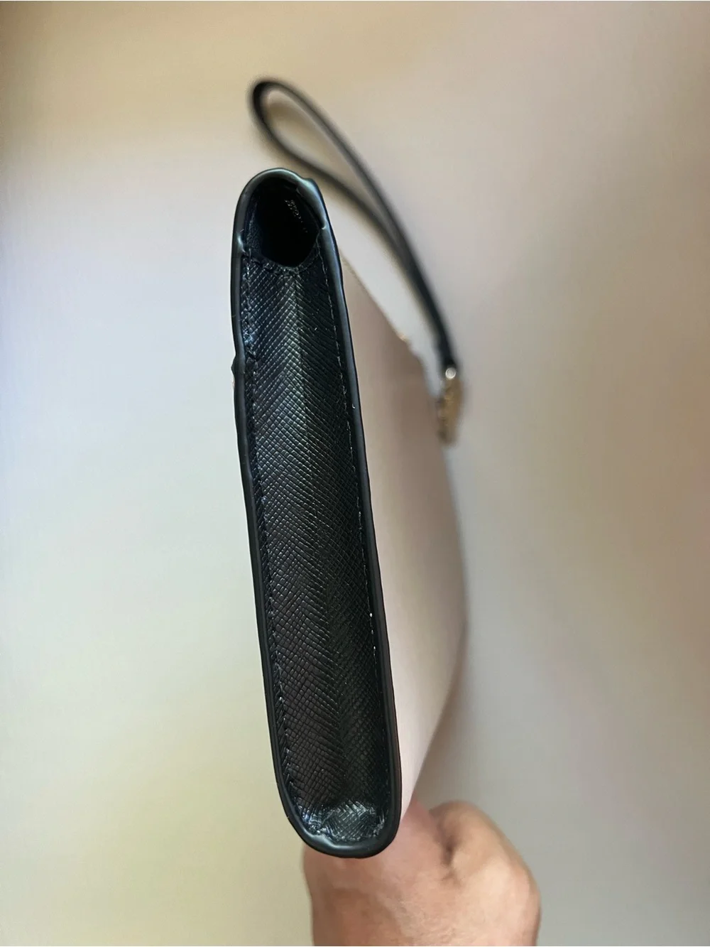 Kate Spade New York Staci Medium Wristlet – Warm Beige/Black Colorblock NWOT